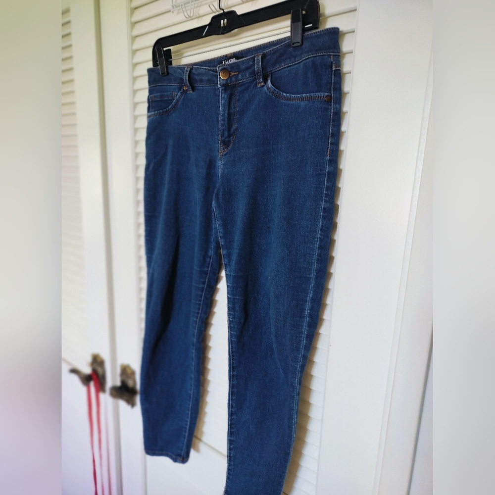 D. Jeans Women's Medium Wash Jeans Size 8 Straight Leg